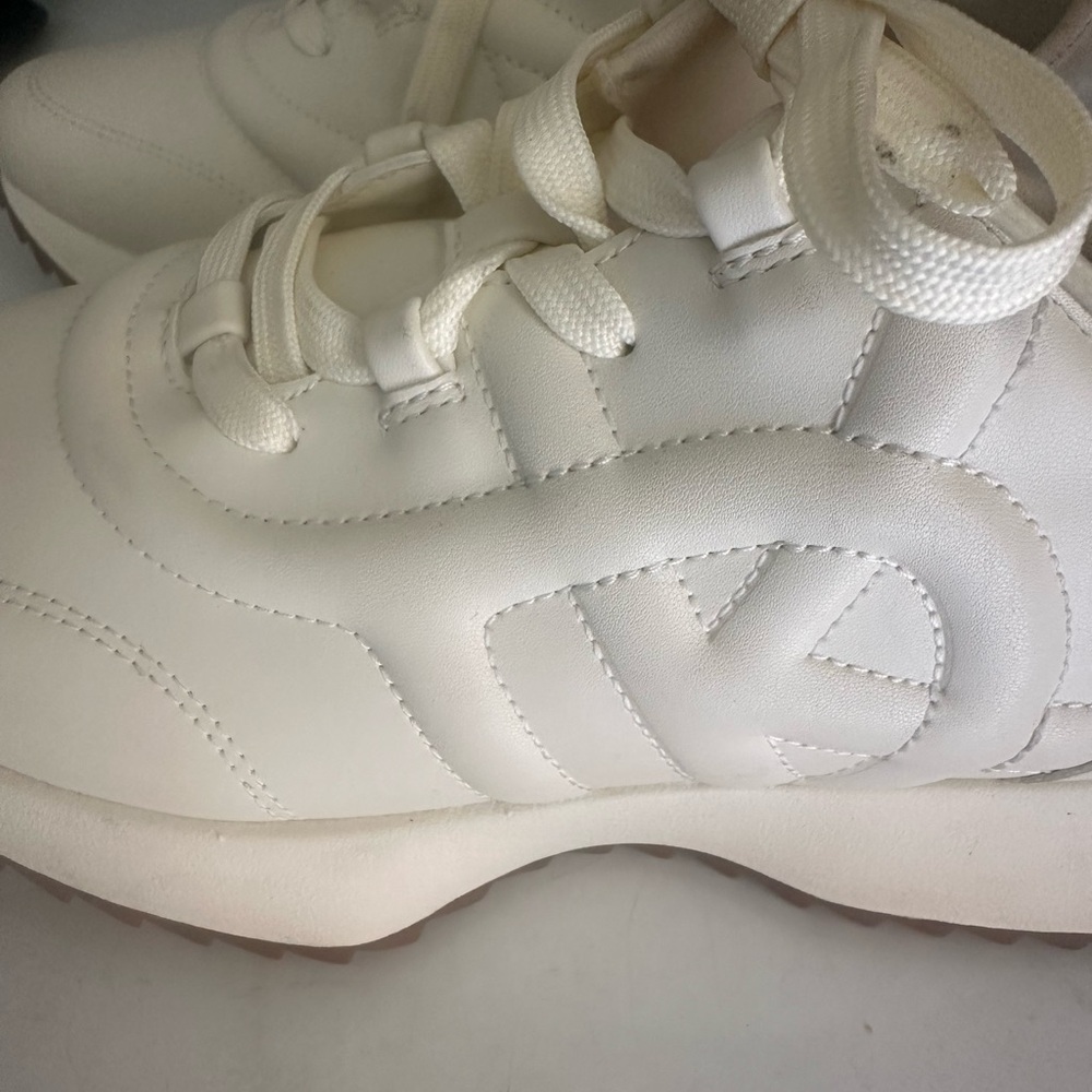 DKNY Off-White Sneakers with Silver Logo - Picture 3 of 6
